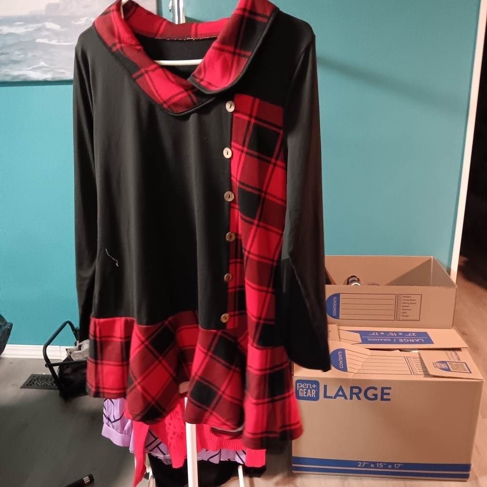 Chic Black Tunic with Red Plaid Accents